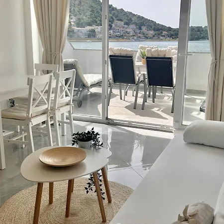 Erna Seaside