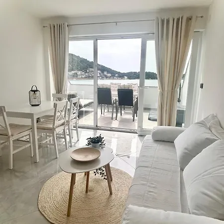Appartamento Erna Seaside Tisno